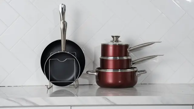 4 Kesalahan Membersihkan Alat Masak Enamel
