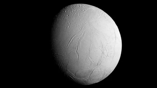 Enceladus. (Sumber NASA/JPL)
