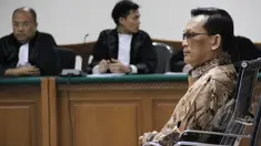 Terdakwa kasus korupsi pengadaan simulator SIM di Korlantas Polri, Brigjen (Pol) Didik Purnomo menjalani sidang di Pengadilan Tipikor, Jakarta, Senin (16/3/2015). Didik dituntut dengan hukuman pidana penjara tujuh tahun. (Liputan6.com/Helmi Afandi)
