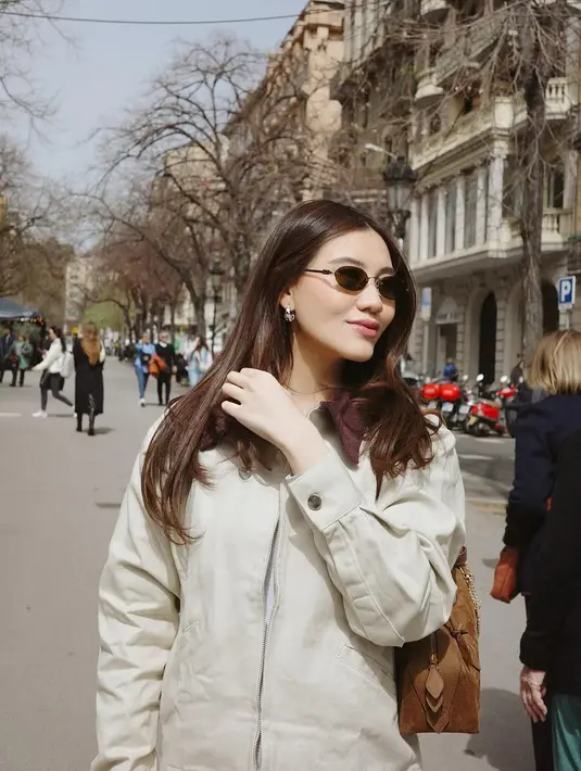 Rambut mediumnya dicatok rapih yang bikin Aaliyah Massaid makin terlihat menawan [@aaliyah.massaid]