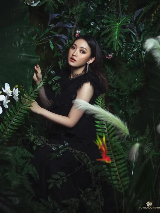 6 Pemotretan Natasha Wilona Bertema 'Secret Black Forest', Memukau