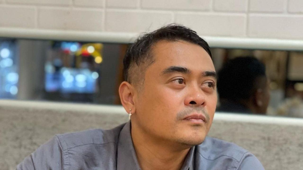 Arya Wedakarna Di Duga Rasis pada Wanita Berhijab<br>