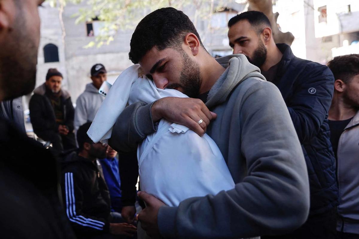 FOTO: Enam Warga Gaza Tewas dalam Serangan Terbaru Israel