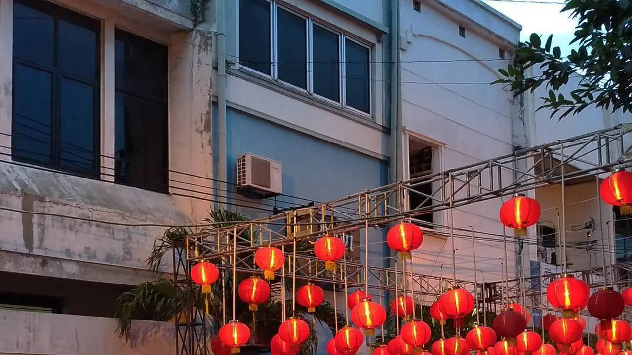 [Bintang] Jelang Hari Raya Imlek, Pasar Imlek Semawis Semarang Resmi Dibuka
