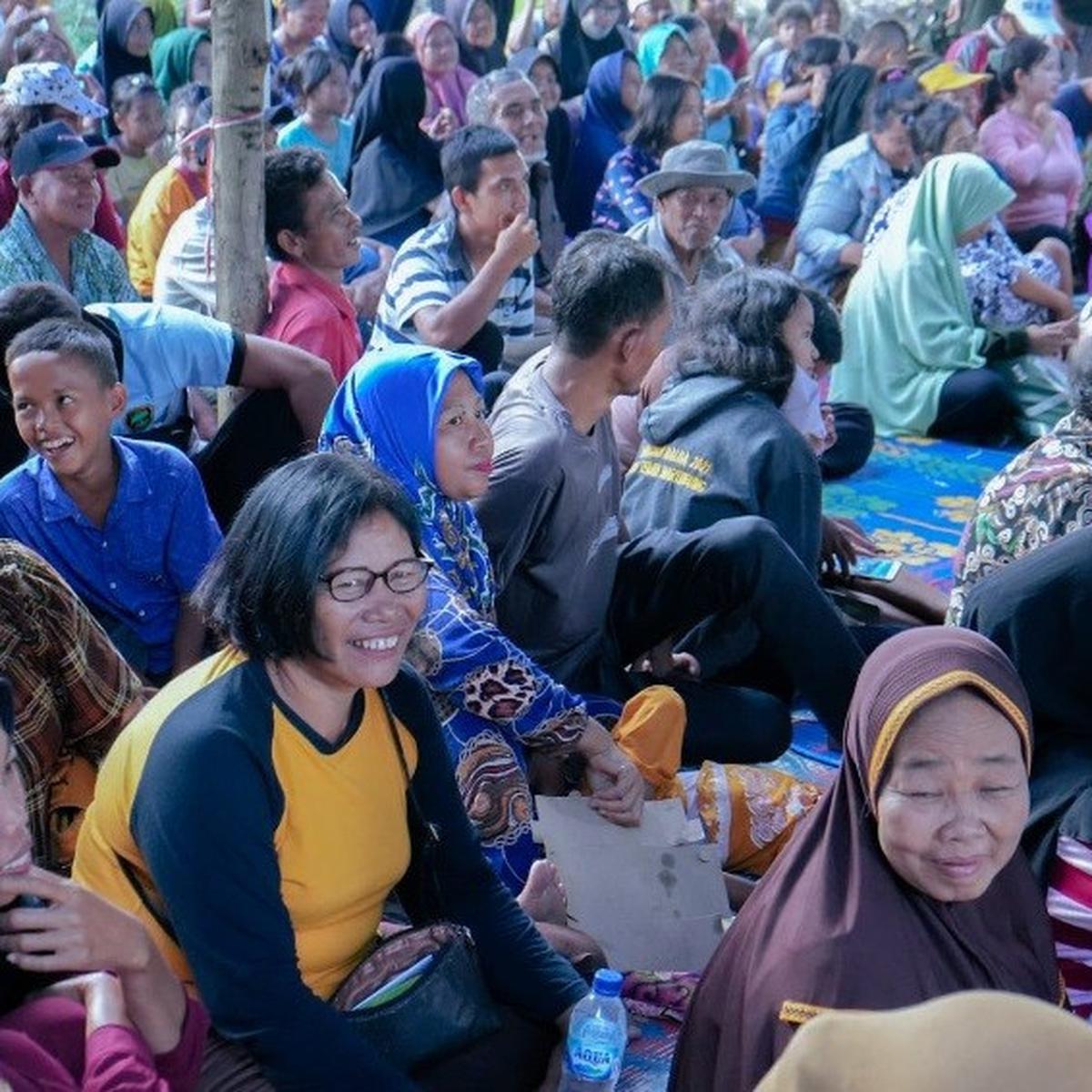 Bobby Nasution Panen Raya Padi di Kelurahan Mabar Hilir Pasar IV Kecamatan Medan Deli