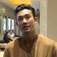 Denny Sumargo ingin berkumpul bersama keluarganya di tahun baru 2017.