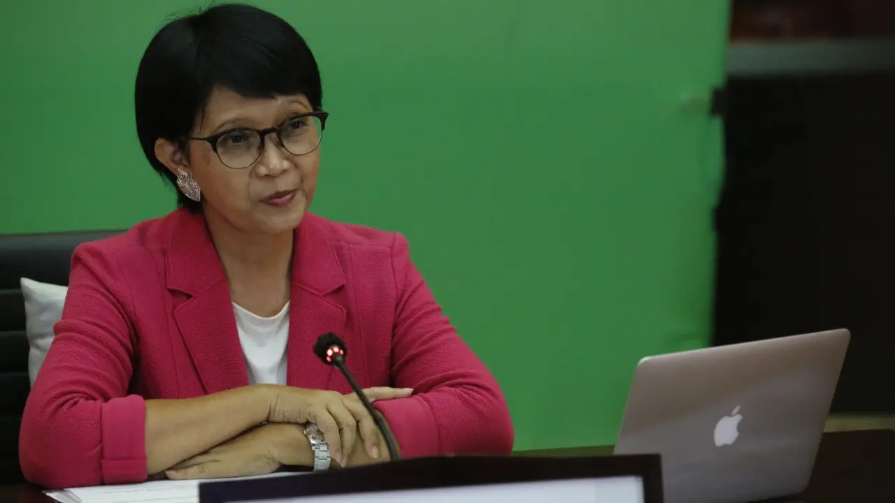 Menlu Retno Marsudi dalam Pertemuan Tingkat Menteri (PTM) forum Asia Pacific Economic Cooperation (APEC) yang diselenggarakan secara virtual pada 16 November 2020.