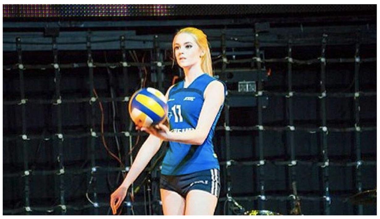 Alisa Manyonok bermain untuk Primorye Volleyball Club di Vladivostok, Rusia. (Bola.com/Instagram/AlisaManyonok)