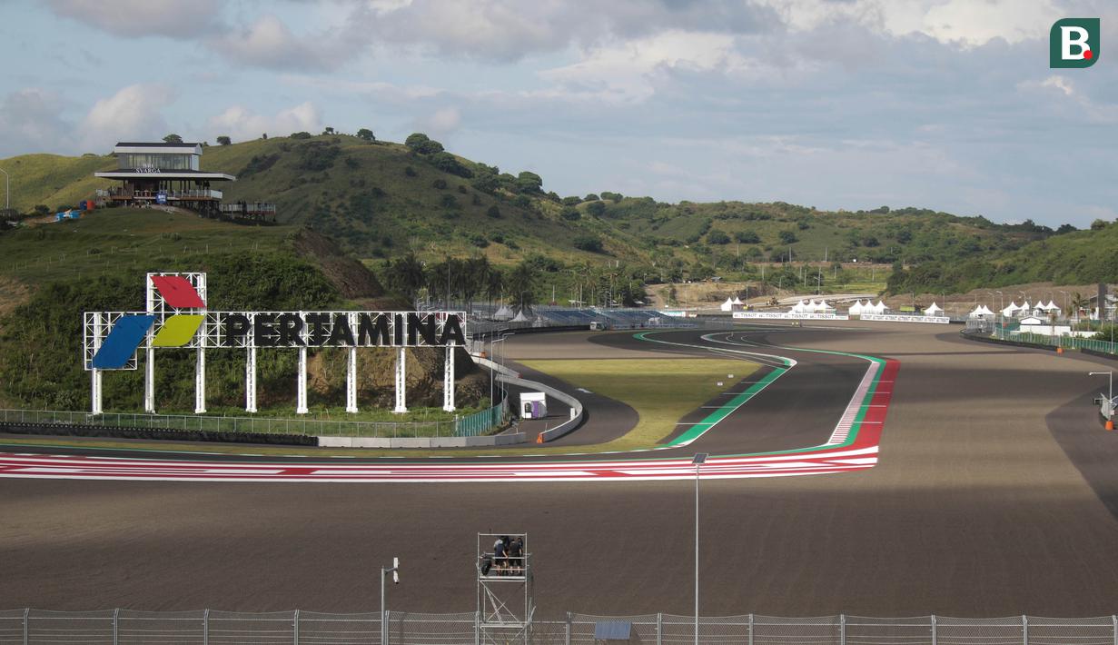 Selain indah, warga juga bisa menyaksikan manuver pembalap mulai dari tikungan 13 sampai tikungan 16. (Bola.com/Yusuf Satria)