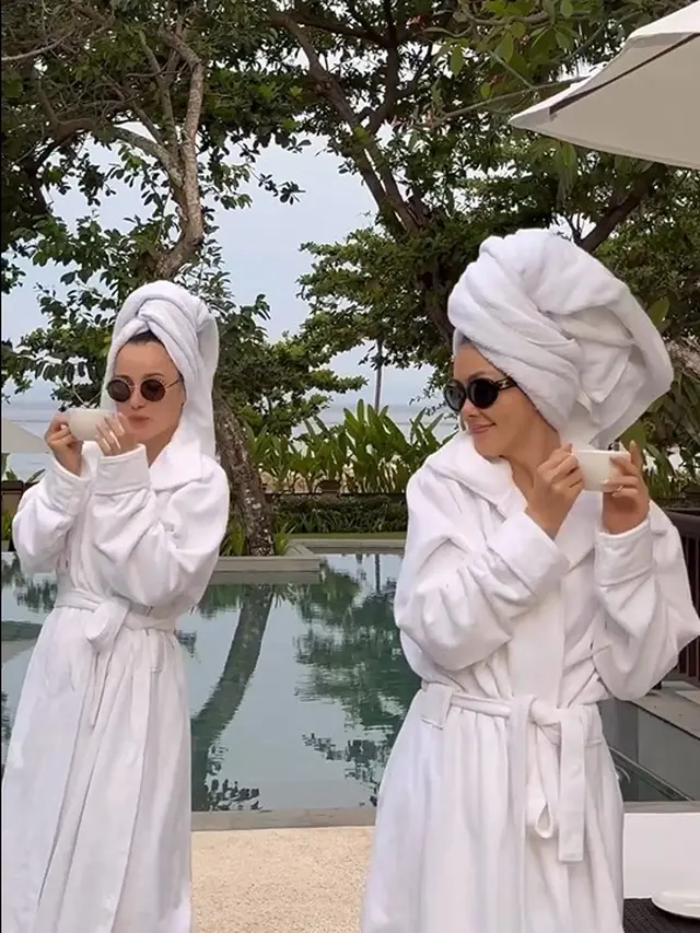 Cathy Sharon dan Julie Estelle (Instagram/cathysharon)