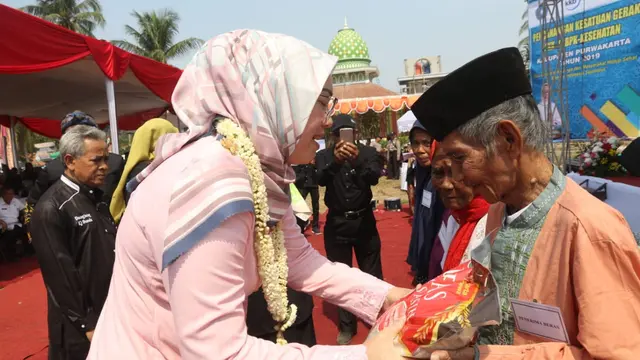 Bupati Purwakarta, Anne Ratna Mustika.