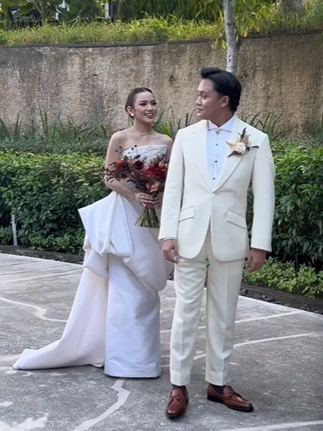Mahalini dan Rizky Febian di resepsi kedua (Instagram/thebridestory)