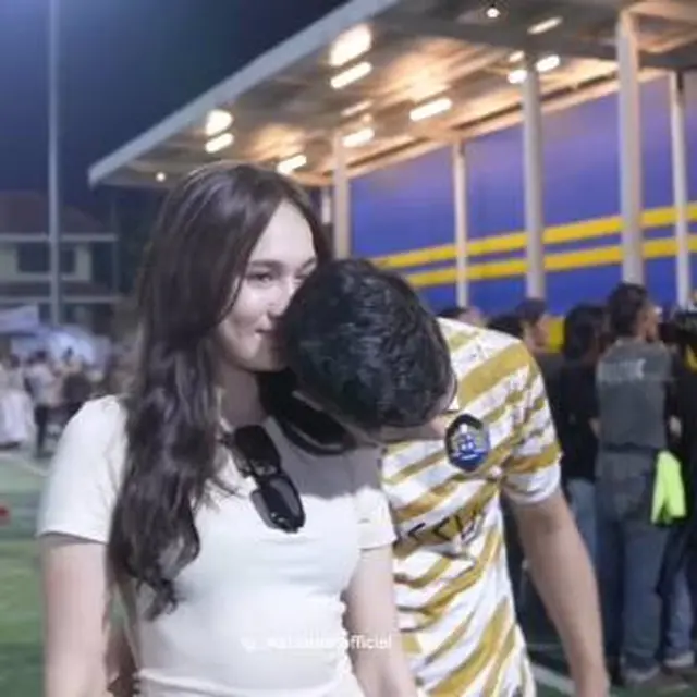 7 Potret kemesraan Al Ghazali dan Laura Moane saat Main Bola Ini Bikin Penggemar Baper