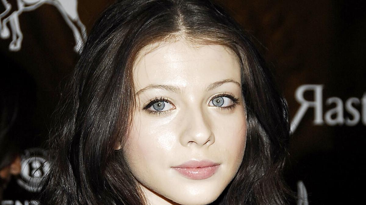 Michelle Trachtenberg Sempat Di-bully di Medsos soal Penampilan Fisiknya Sebelum Meninggal Dunia