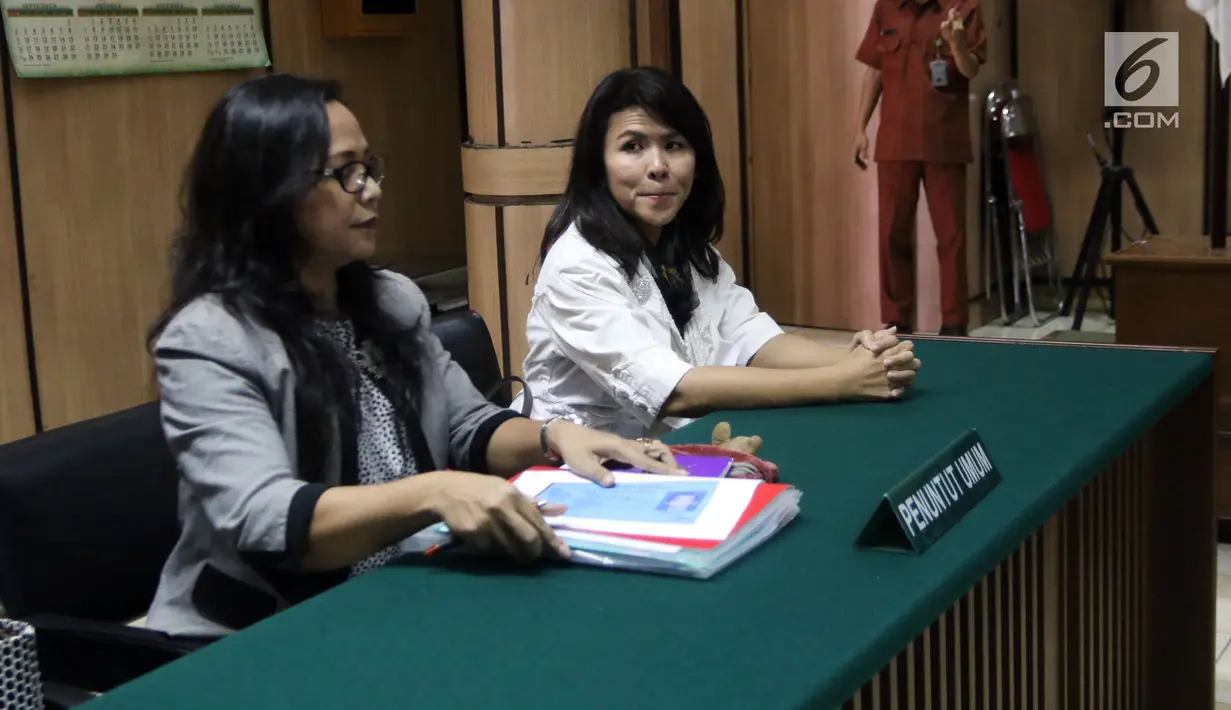 Kuasa Hukum Basuki Tjahaja Purnama (Ahok), Fifi Lety Indra menghadiri lanjutan sidang gugatan cerai di PN Jakarta Utara, Rabu (7/3). Sidang cerai yang dilayangkan Ahok terhadap Veronica Tan ini beragenda pemeriksaan saksi. (Liputan6.com/Arya Manggala)