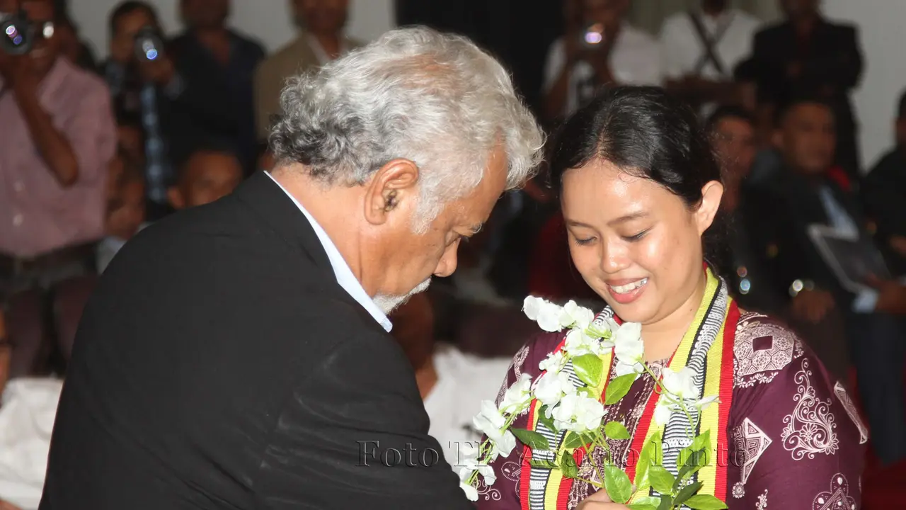 Wiji Thukul Dapat Penghargaan dari Xanana Gusmao