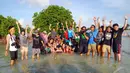 Para aktivis peduli lingkungan menanam mangrove penuh dengan keceriaan, Kepulauan Seribu, Jakarta Utara, Sabtu (3/5/2014) (Liputan6.com/Miftahul Hayat).