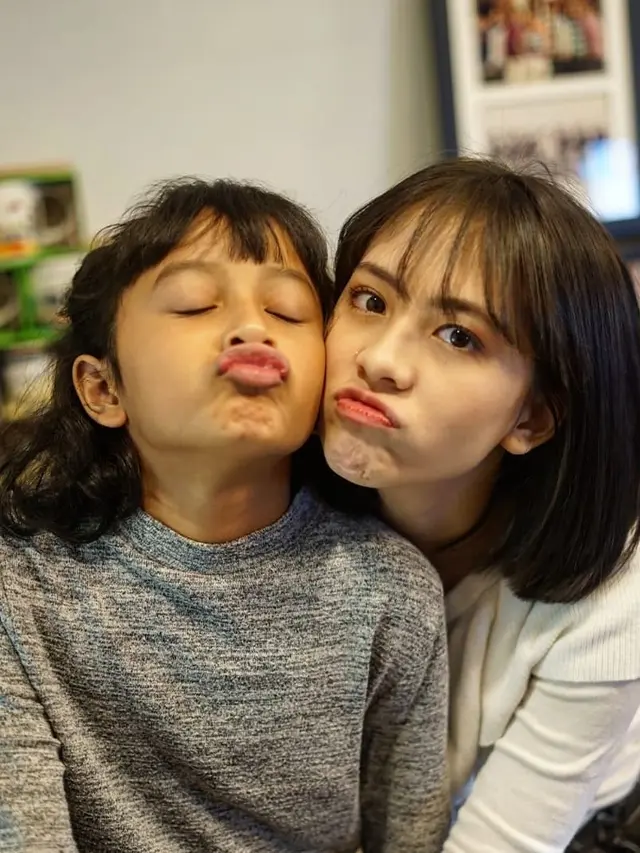 Diberi Kejutan Ulang Tahun, Ini 6 Potret Kebersamaan Adhisty Zara dan Widuri Putri