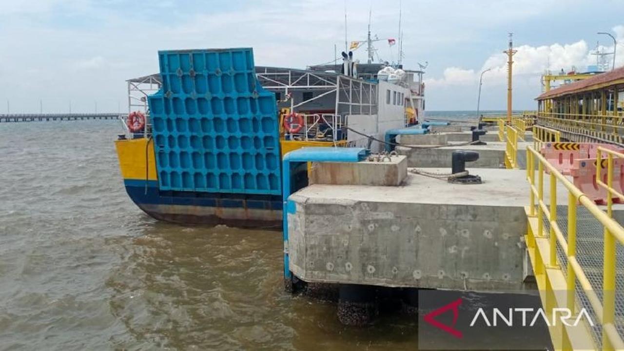 Penundaan Kapal Penyeberangan Situbondo-Madura-Lembar Akibat Cuaca Ekstrem