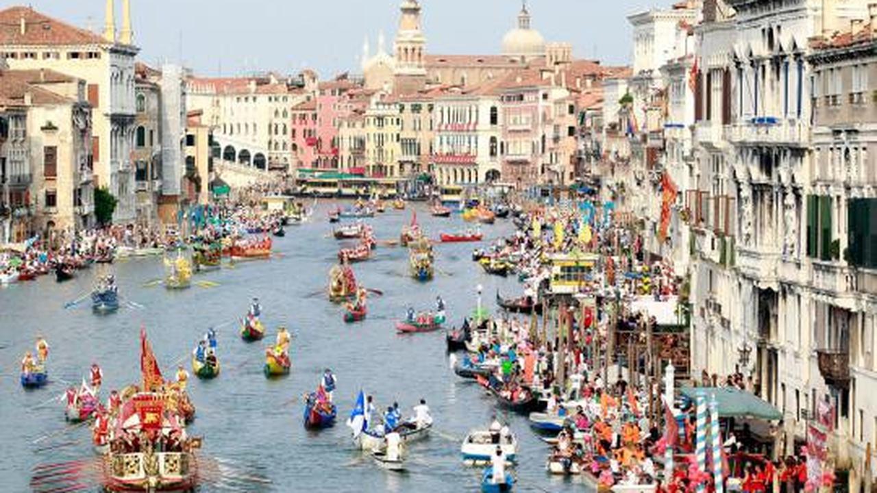Jalan-jalan ke kota romantis Venesia