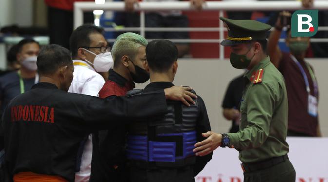 Atas insiden ini, pencak silat Indonesia gagal meraih emas di final SEA Games 2021 saat melawan Malaysia. (Bola.com/Ikhwan Yanuar)
