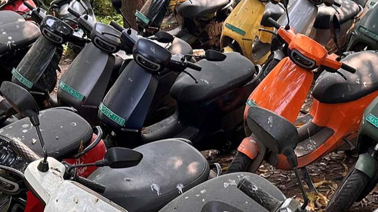 FOTO: Penampakan Ratusan Motor Listrik di India Terbengkalai, Ini Penyebabnya!