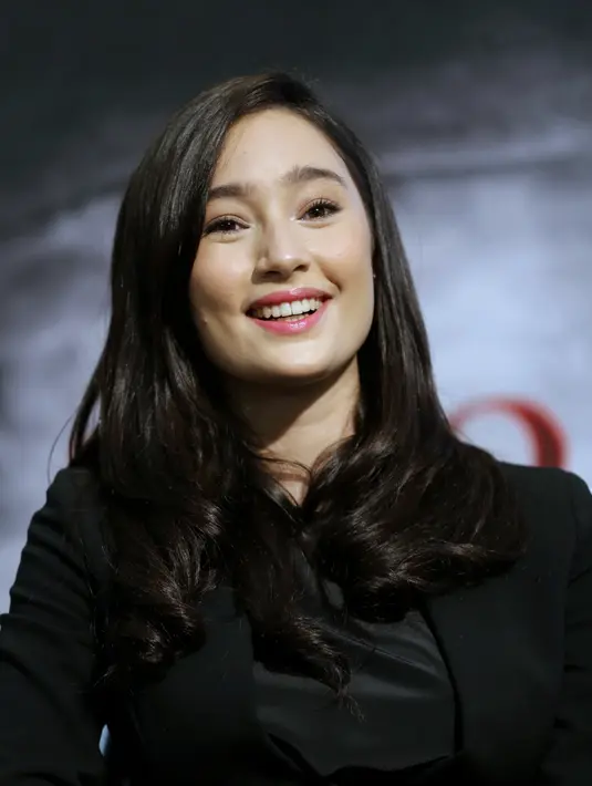 Sukses film Ayat Ayat Cinta (2008), rumah produksi MD Pictures membuat sekuelnya. Beberapa pemain baru salah satunya Tatjana Saphira dihadirkan untuk pembuatan film yang disebut biaya termahal digarap oleh perusahaan tersebut. (Adrian Putra/Bintang.com)