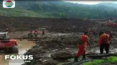 Selain itu, warga juga mulai mengalami krisis air bersih, pasca longsor pada Kamis, 22 Februari 2019.