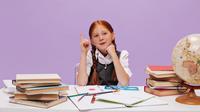 Ilustrasi murid, siswa, anak belajar. (Image by lookstudio on Freepik)
