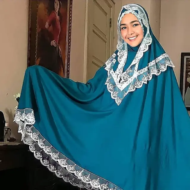 Totalitas dalam Berperan, Ini 6 Potret Amanda Manopo saat Pakai Hijab