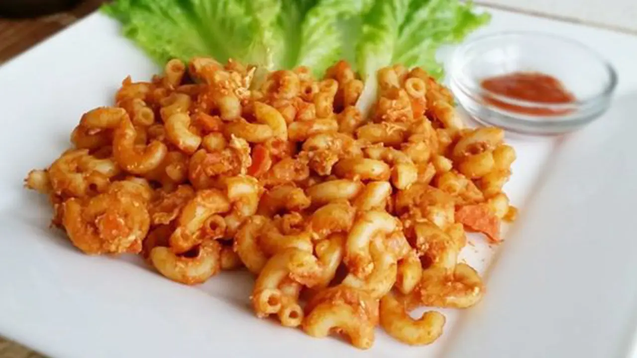 Makaroni telur/copyright Foodie Luv