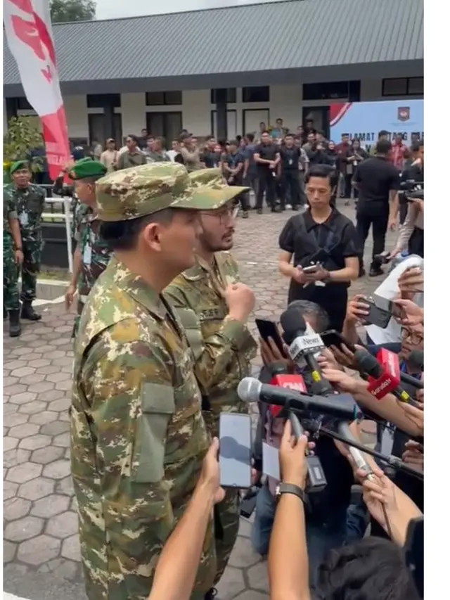 6 Potret Aktor Lucky Hakim di Retret Kepala Daerah, Semangat Demi Warga Indramayu
