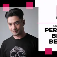 Menurut Reza Rahadian perempuan berhak untuk mendapatkan kesempatan yang sama, namun tetap selalu ingat nilai hidup dan peran setiap gender berbeda. Penasaran obrolan tentang perempuan bareng Reza Rahadian? Yuk simak video ini!