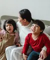 Cara penyampaian yang mempermalukan anak di depan banyak orang dapat memberikan pengalaman emosional yang berbeda (Sumber: Pexels.com)