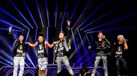 Big Bang menunjukkan diri sebagai idola yang sesungguhnya dengan menguasai deretan tangga lagu terbaik dengan lagu terbarunya.