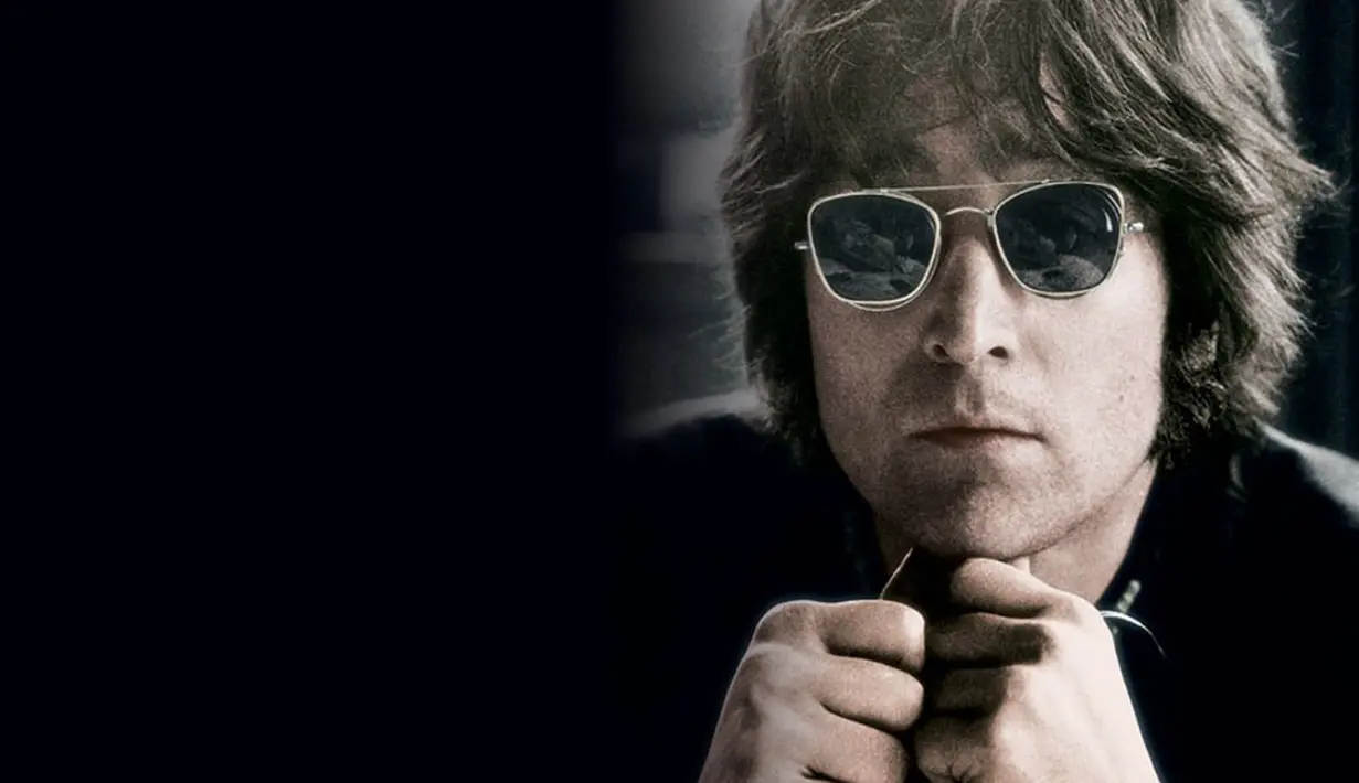 Pada 1974, sang vokalis The Beatles, John Lennon sedang bersama sang kekasih, May Pang, di lantai 17 sebuah gedung di New York. Di balkon, Lennon melihat objek tak dikenal berbentuk kerucut terbang menuju bandara Newark. (Fanpop)