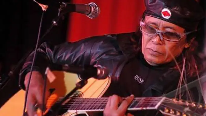 [Bintang] Selain Bermusik, Leo Kristi Sempat Main Film Soerabaia 45