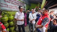 Wakil Menteri Badan Usaha Milik Negara (Wamen BUMN) Aminuddin Ma’ruf meninjau langsung salah satu pangkalan Liquid Petroleum Gas (LPG) di Kota Bandung, Jawa Barat. Dok PPN