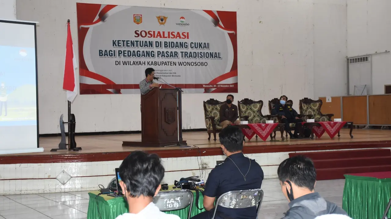 Sosialisasi ketentuan di bidang cukai kepada pedagang Pasar di Wonosobo. (Foto: Liputan6.com/Humas Pemkab Wonosobo)