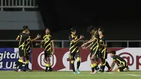 Timnas Indonesia U-17 menyerah 1-5 dari Malaysia pada laga pamungkas Grup B Kualifikasi Piala Asia U-17 2023, Minggu (9/10/2022) malam WIB. (Bola.com/Ikhwan Yanuar)