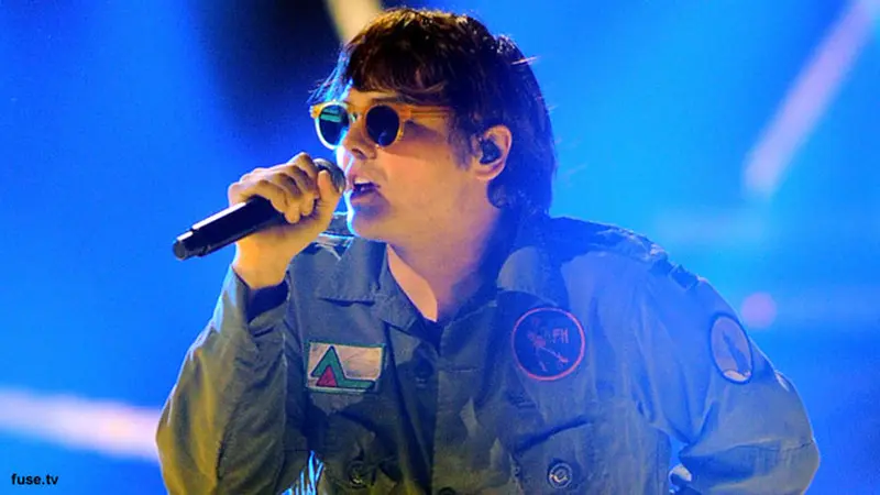 gerard-way-13618c.jpg