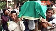 Satu korban ledakan elpiji di Curug, Tangerang, Banten, yang sempat dirawat di rumah sakit akhirnya meninggal. Dengan demikian ledakan gas yang terjadi pada pertengahan Juni lalu telah menelan tiga orang dan semuanya satu keluarga. 