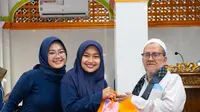Perusahaan Milik Putra Siregar,  PStore Glow Berbagi 1.000 Paket Sembako untuk Warga Kampung Melayu