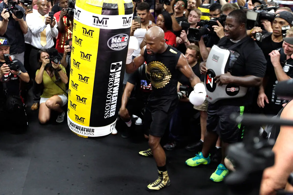Siap Ladeni Conor Mcgregor, Mayweather Gelar Latihan di Las Vegas