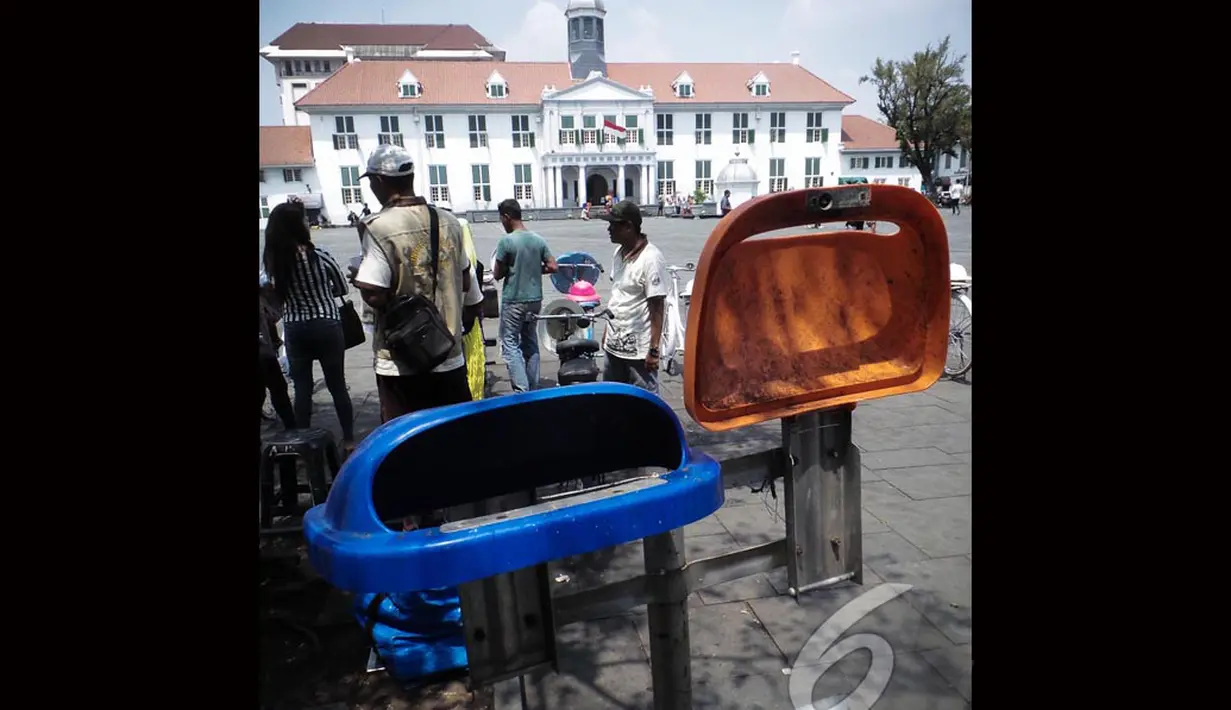 Sarana dan prasarana kebersihan di Kota tua sudah mulai berumur dan tak layak pakai, Jakarta, Rabu (13/8/2014) (Liputan6.com/Faizal Fanani)