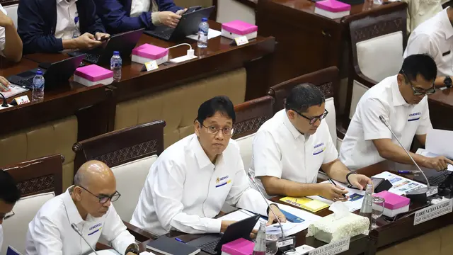 Rapat Kerja dengan DPR, Menkeu Purbaya Yudhi Sadewa Jamin Harga BBM Subsidi Tidak Naik hingga Akhir 2026
