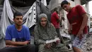 Sementara itu, tim penyelamat mengatakan lebih dari 50 orang tewas dalam serangan Israel di wilayah tersebut. (BASHAR TALEB/AFP)