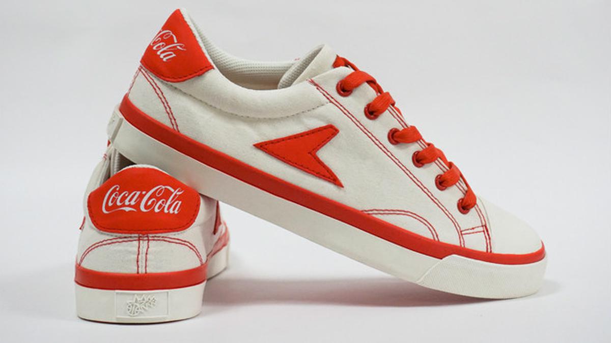 Intip, Koleksi Spesial Bata Heritage X Coca Cola
