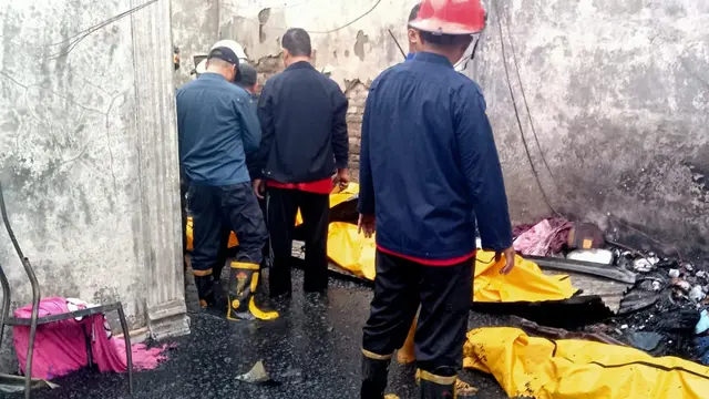 Kebakaran di Belawan