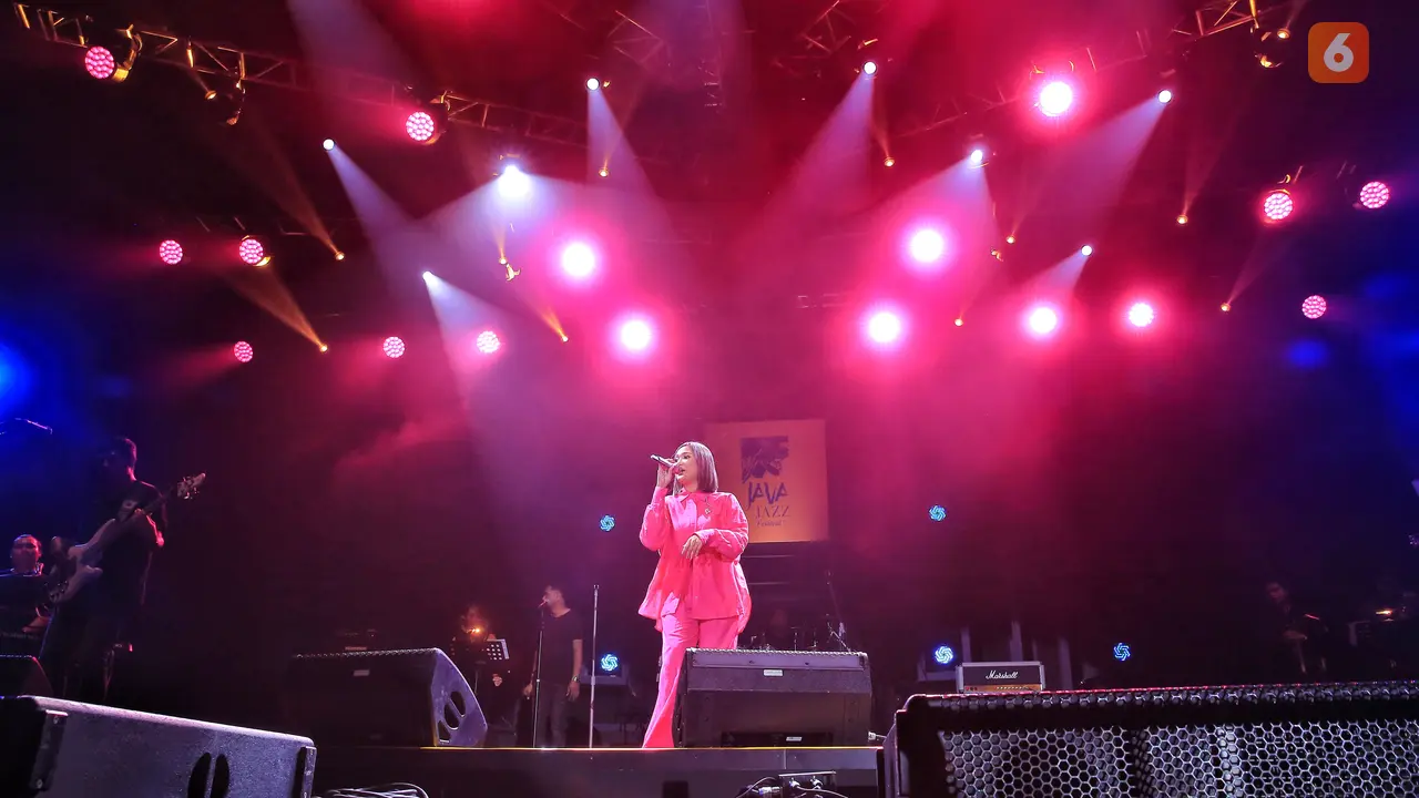 [Fimela] Marion Jola feat Dira Sugandi Java Jazz Day 1